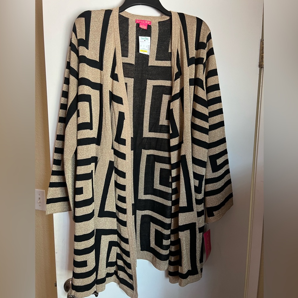Brand new with tags duster. Gold/Black Greek key design. Size 3X.